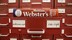Bu fotoğrafta ABD menşeli Merriam-Webster sözlüğünün bir örneği görülüyor, 9 Aralık 2014