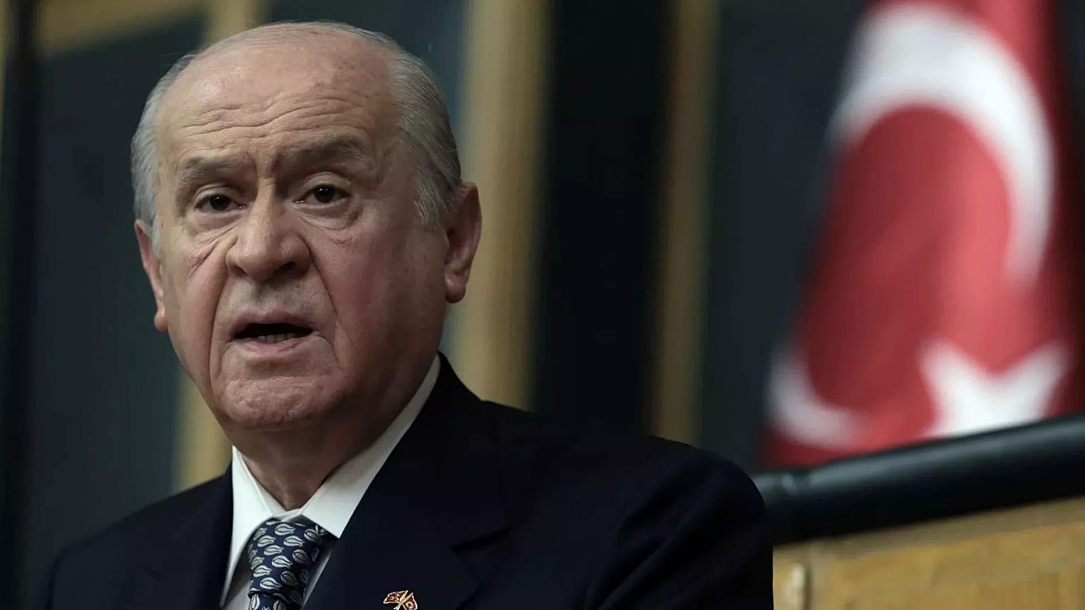 Devlet Bahçeli, bir TBMM grup toplantısında görüntüleniyor