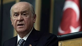 Devlet Bahçeli, bir TBMM grup toplantısında görüntüleniyor