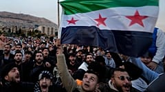 Πανηγυρισμο΄πι στη Δαμασκό μετά την πτώση του καθεστώτος Άσαντ