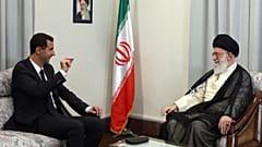صورة للاجتماع بين المرشد الإيراني علي خامنئي والرئيس السوري بشار الأسد