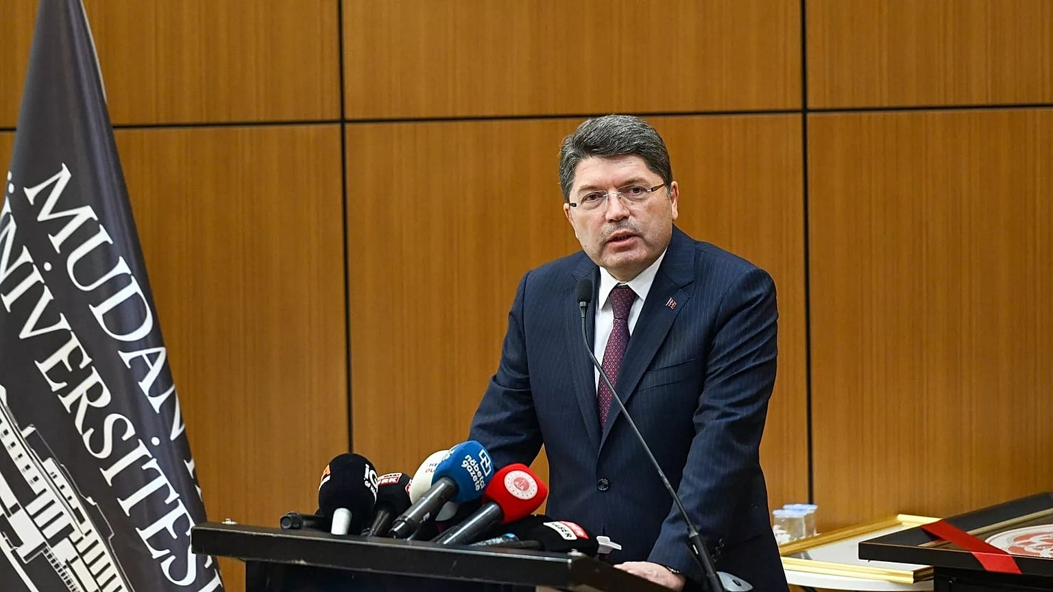 Adalet Bakanı Yılmaz Tunç, Mudanya Üniversitesi'nin 2024-2025 Akademik Yılı Açılış Töreni'nde açıklamalarda bulunuyor, 10 Ekim 2024.