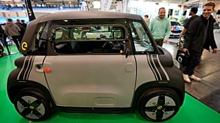 Stellantis Group'un 10.000 euronun altındaki küçük ve ucuz elektrikli Opel Rocks-e aracı Almanya'nın Essen kentinde düzenlenen Essen Motor Show'da sergileniyor