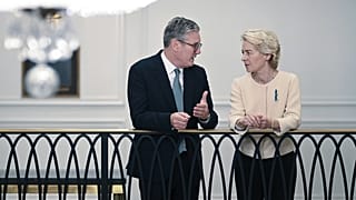 Il primo ministro britannico Keir Starmer, a sinistra, parla con il presidente della Commissione europea Ursula von der Leyen il 25 settembre 2024 a New York.