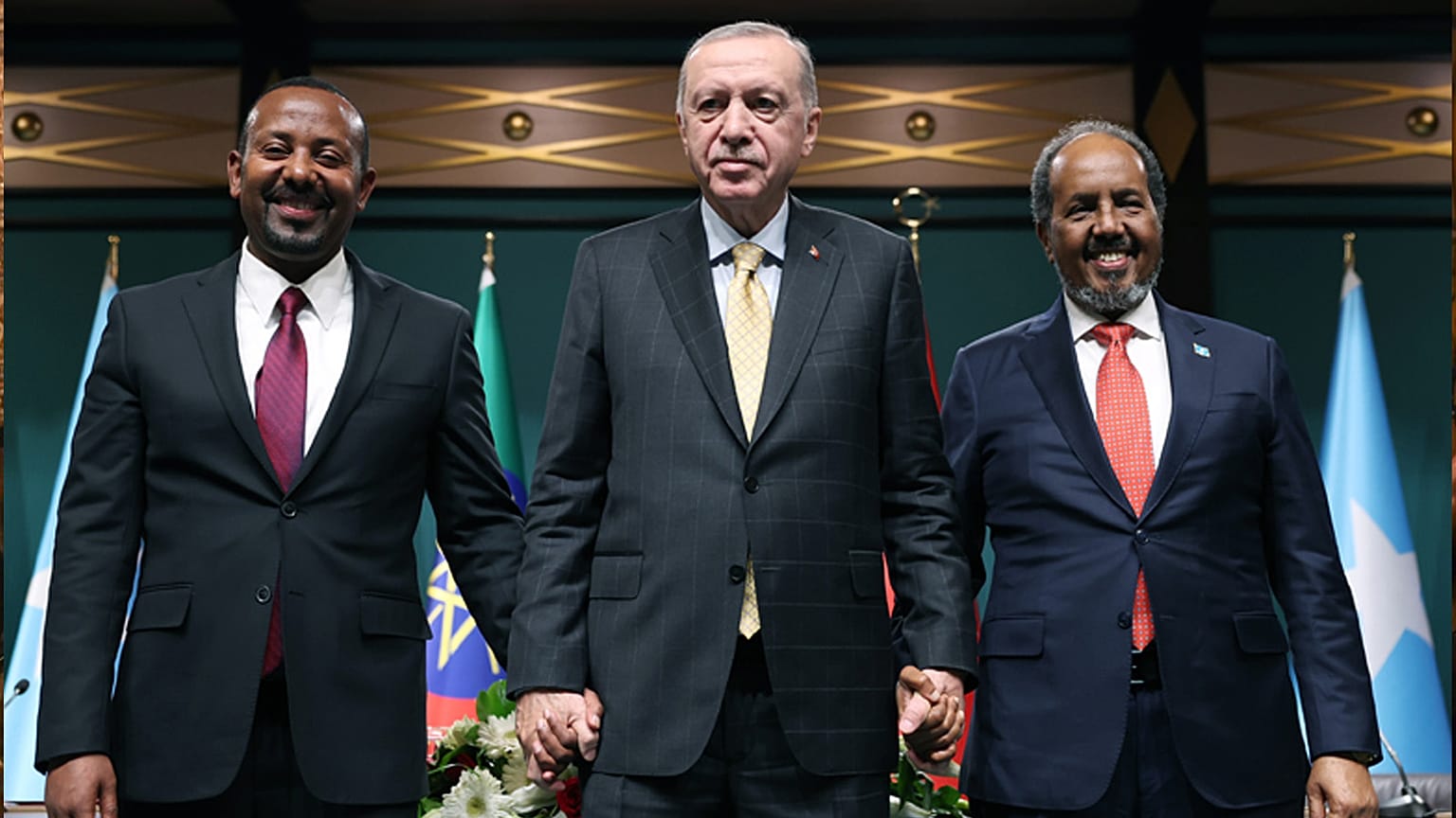 Cumhurbaşkanı Recep Tayyip Erdoğan, Etiyopya Başbakanı Abiy Ahmed Ali (solda) ve Somali Cumhurbaşkanı Hasan Şeyh Mahmud (sağda)