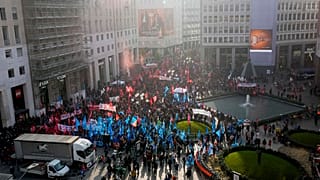 Manifestazione durante la giornata di sciopero, Milano, venerdì 29 nov. 2024