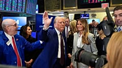 ABD'nin seçilmiş başkanı Donald Trump, New York Menkul Kıymetler Borsası'nda, 12 Aralık 2024