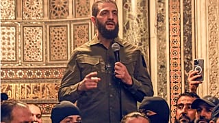 أبو محمد الجولاني يلقي كلمة في المسجد الأموي بدمشق الأحد 8 ديسمبر 2024.