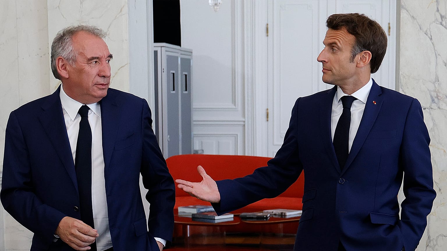DOSYA: Fransa Cumhurbaşkanı Emmanuel Macron, Fransız merkez partisi MoDem (Mouvement Democrate) lideri Francois Bayrou ile Paris'teki Elysee Sarayı'nda bir araya geldi, 21 Haziran 2022