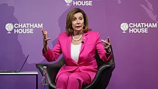 ABD'nin eski Temsilciler Meclisi Başkanı Nancy Pelosi, Londra'da katıldığı bir etkinlikte ABD seçimlerinde liderliğin önemi konulu bir konuşma yaptı, 14 Ekim 2024