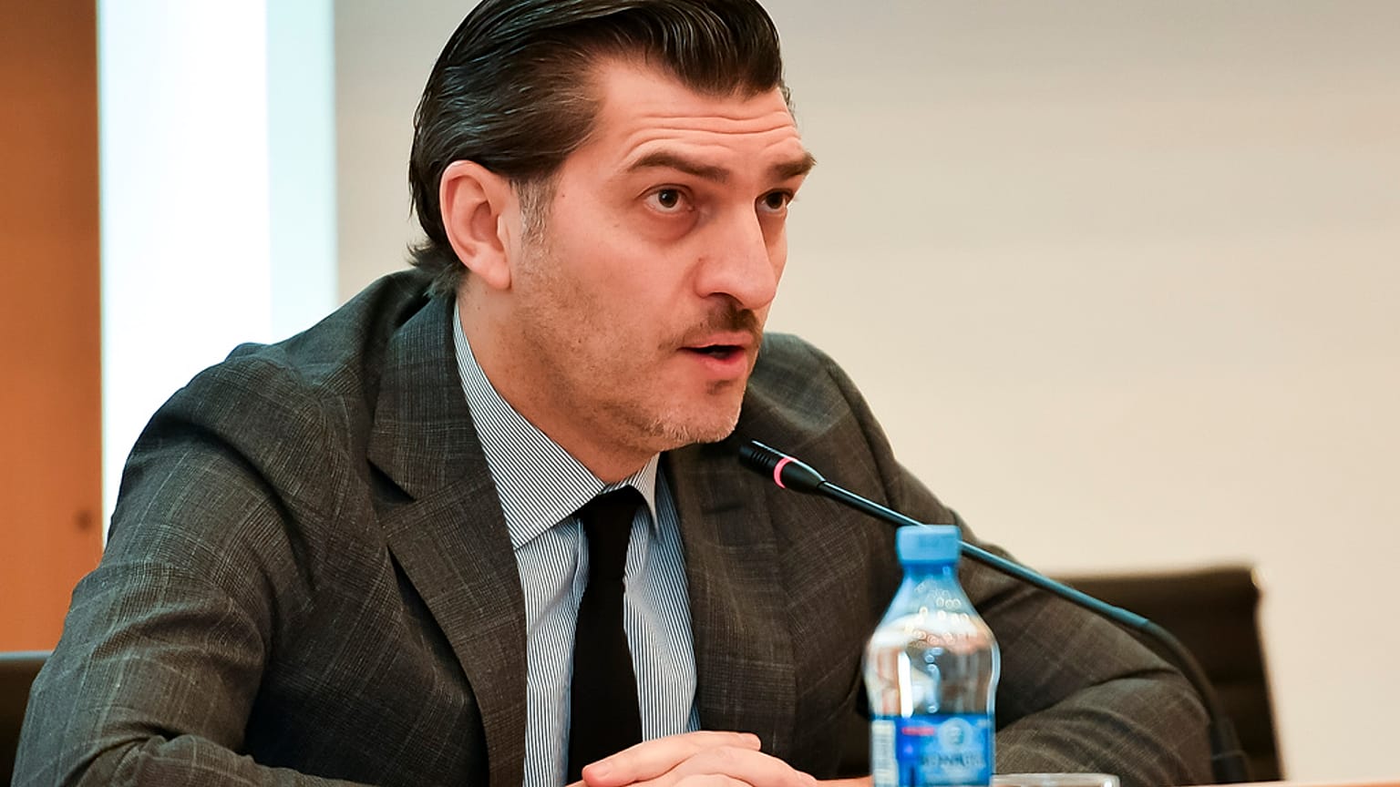 ميخائيل كافيلاشفيلي، الرئيس الجديد لجورجيا، يحضر مؤتمرًا صحفيًا في تبليسي، جورجيا، في 14 فبراير/شباط 2019