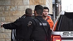 Luigi Nicholas Mangione, 10 Aralık 2024 Salı günü Hollidaysburg, Pa'daki Blair County Adliyesine götürüldü