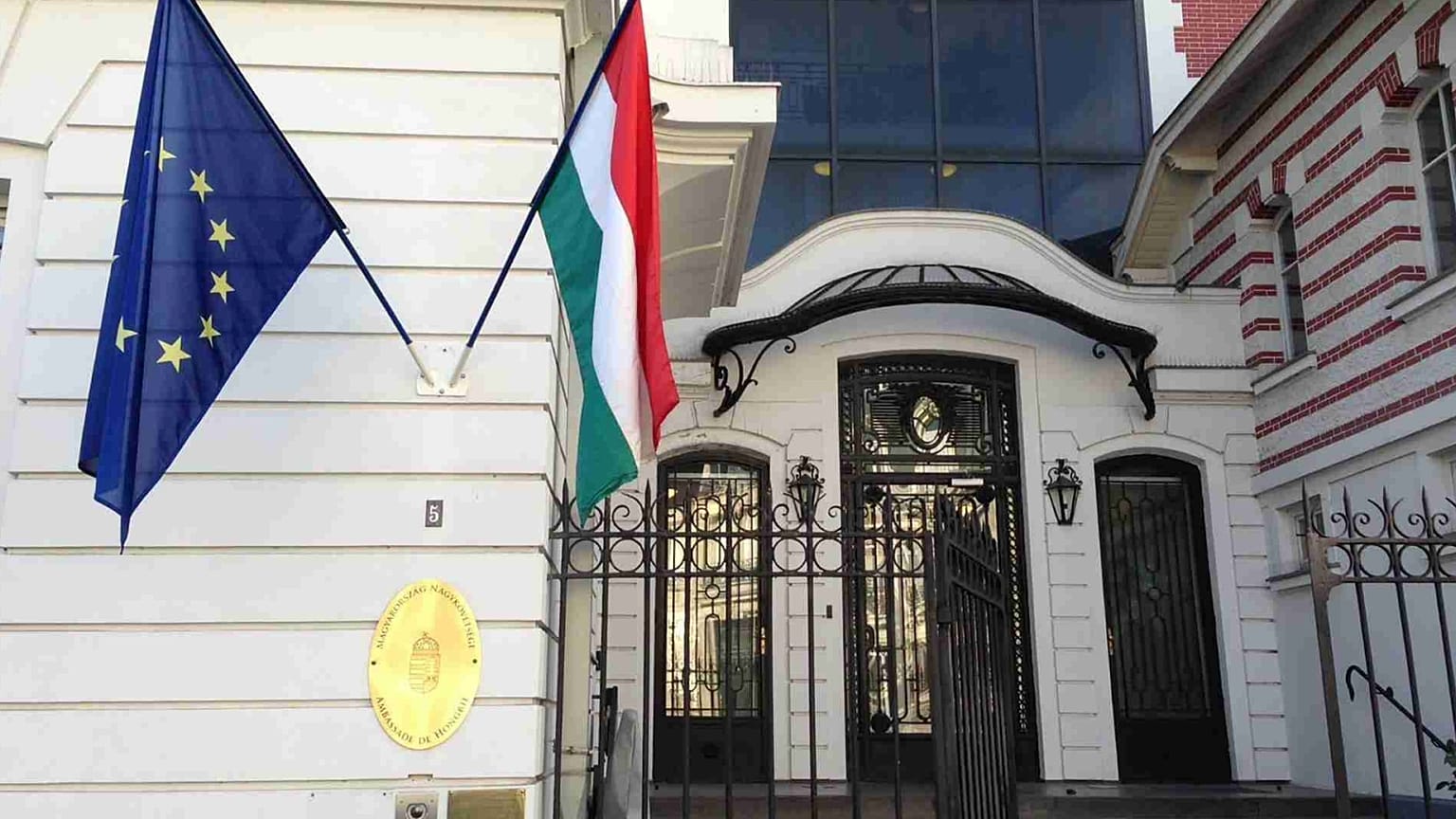 A párizsi magyar nagykövetség bejárata