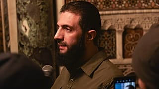 Ahmed eş-Şara, 8 Aralık 2024 Pazar günü Şam'daki Emevi Camii'nde konuşuyor.