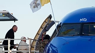 Η ΑΦΙΞΗ ΤΟΥ ΠΑΠΑ ΦΡΑΓΚΙΣΚΟΥ ΣΤΗΝ ΚΟΡΣΙΚΗ
