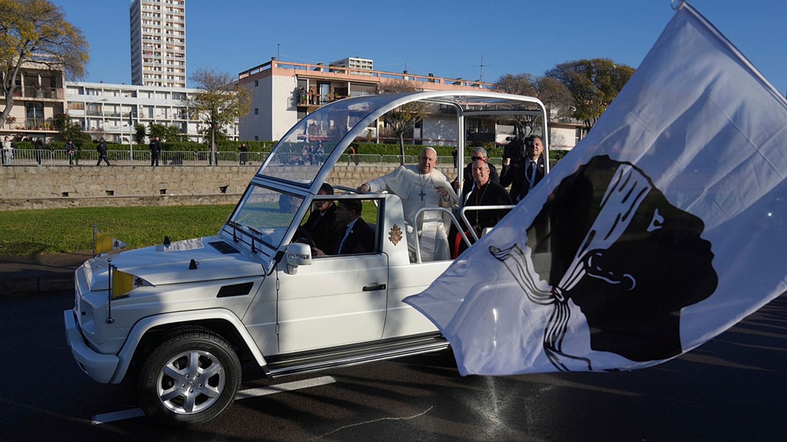 Le pape François à Ajaccio, dimanche 15 novembre 2024.