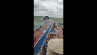 Ce dimanche, deux pétroliers russes ont été gravement endommagés dans le détroit de Kertch, au sud de la mer Noire, près de la Crimée, à la suite d'une tempête violente.