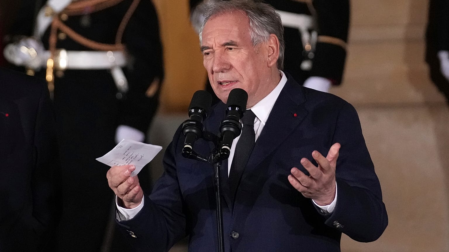 France : François Bayrou a reçu les représentants des principaux partis politiques | Euronews