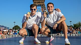 Kós Hubert és Milák Kristóf olimpiai bajnok úszók a 2024-es párizsi nyári olimpián a Trocadéro téren a Bajnokok Parkjában 2024. augusztus 5-én. 