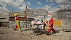 Distribución de regalos a los más pobres por la asociación "Los Chicos de la Vía", Buenos Aires, Argentina, 14.12.2024