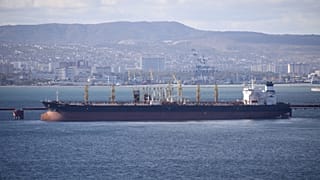 Archív fotó: orosz olajtanker Novorosszijszk partjainál