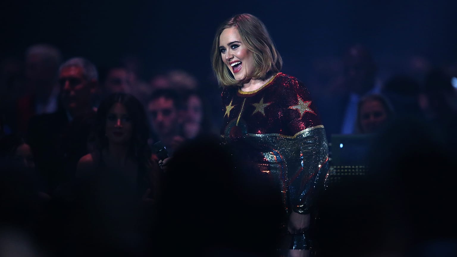 Brezilya mahkemesi intihal iddiası nedeniyle Adele şarkısının yayından kaldırılmasına karar verdi 
