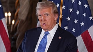 Seçilmiş Başkan Donald Trump 16 Aralık 2024 tarihinde Mar-a-Lago'da düzenlenen bir basın toplantısında konuşuyor.