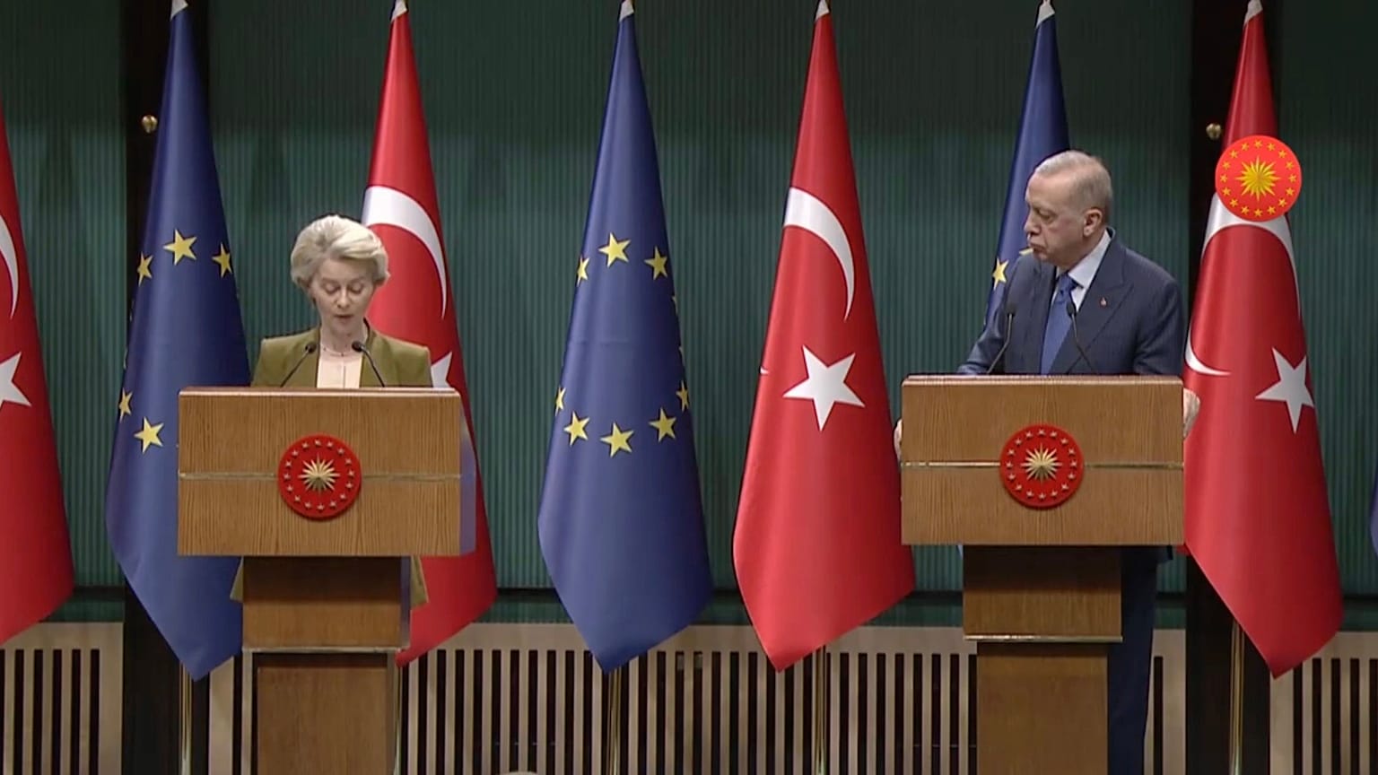 Cumhurbaşkanı Recep Tayyip Erdoğan ve Avrupa Komisyonu Başkanı Ursula von der Leyen basın toplantısı düzenliyor, Ankara, 17 Aralık 2024.