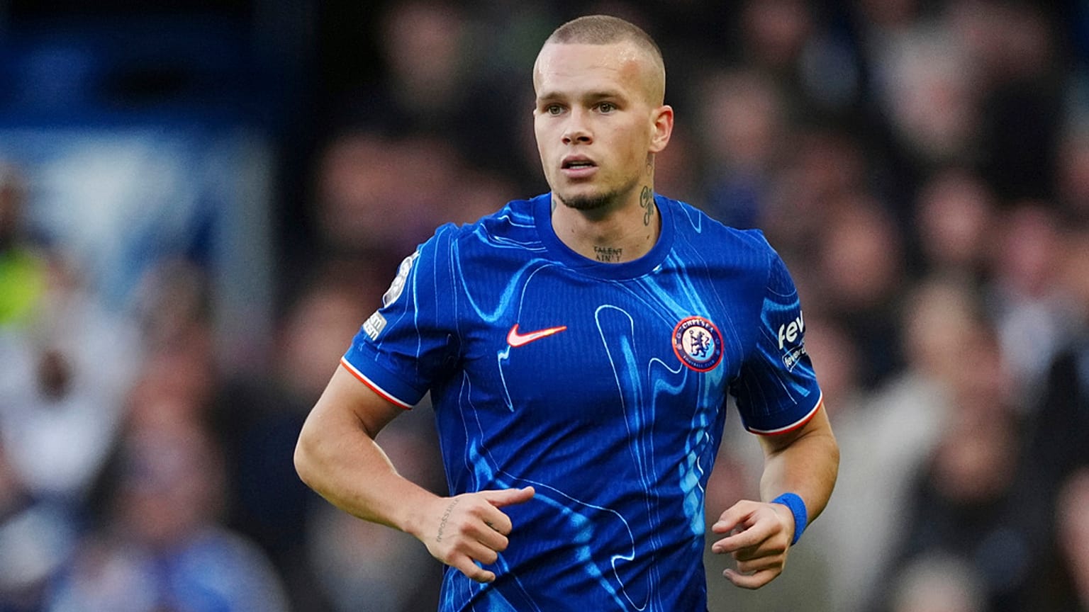 Mihajlo Mudrik a Chelsea mezében