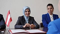 Aile ve Sosyal Hizmetler Bakanı Mahinur Özdemir Göktaş, Avusturya Kadın, Aile, Entegrasyon ve Medya Bakanı Sayın Susanne Raab ile görüşmede, 21 Ekim 2024.