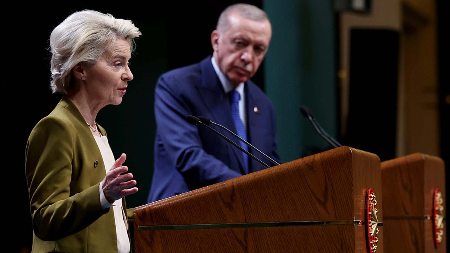 Cumhurbaşkanı Recep Tayyip Erdoğan ve Avrupa Komisyonu Başkanı Ursula von der Leyen basın toplantısı düzenliyor, Ankara, 17 Aralık 2024.