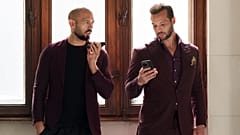 Andrew Tate ve kardeşi Tristan Tate, Romanya'nın başkenti Bükreş'te bir mahkemede görüldü, 15 Ekim 2024