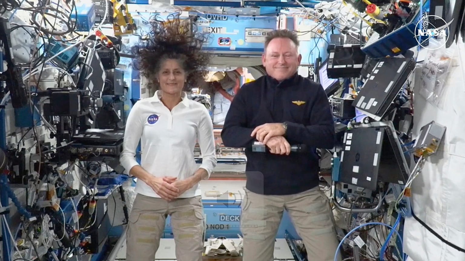 NASA astronotları Suni Williams ve Butch Wilmore, Uluslararası Uzay İstasyonu'nda düzenlenen bir basın toplantısında, 13 Eylül 2024.