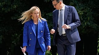 Mateusz Morawiecki volt lengyel miniszterelnök és Giorgia Meloni olasz miniszterelnök
