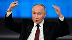 Vladimir Putin, Moskova'da düzenlenen yıllık basın toplantısında gazetecilerin sorularını yanıtlıyor, 19 Aralık 2024