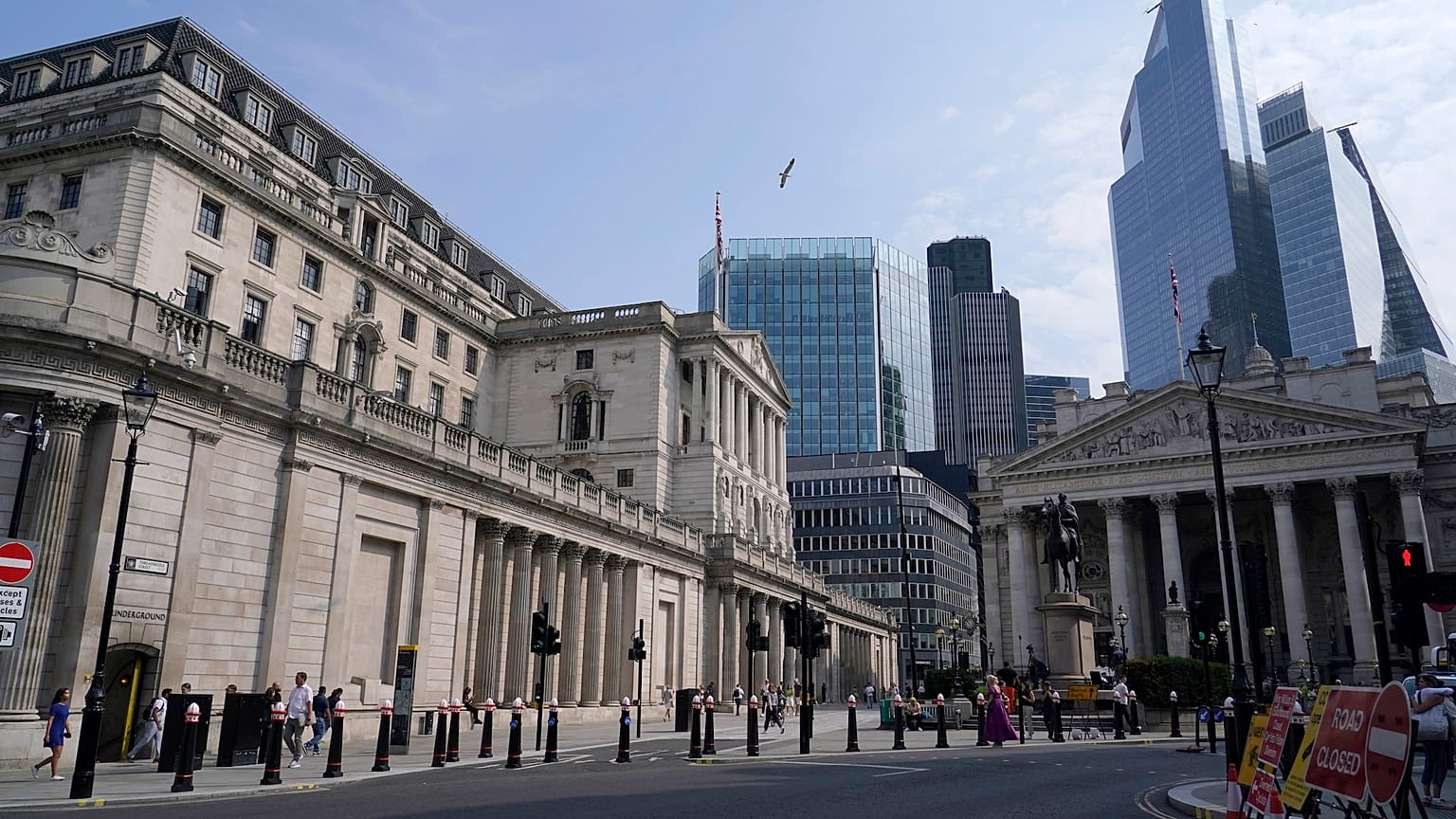 İngiltere Merkez Bankası, halk arasında Threadneedle Sokağı'nın Yaşlı Kadını olarak da bilinir
