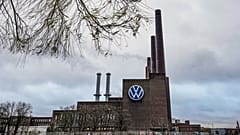 A principal fábrica da Volkswagen é fotografada durante uma greve dos trabalhadores do maior fabricante de automóveis da Alemanha, a VW, em Wolfsburg, Alemanha, segunda-feira, 9 de dezembro de 2024.
