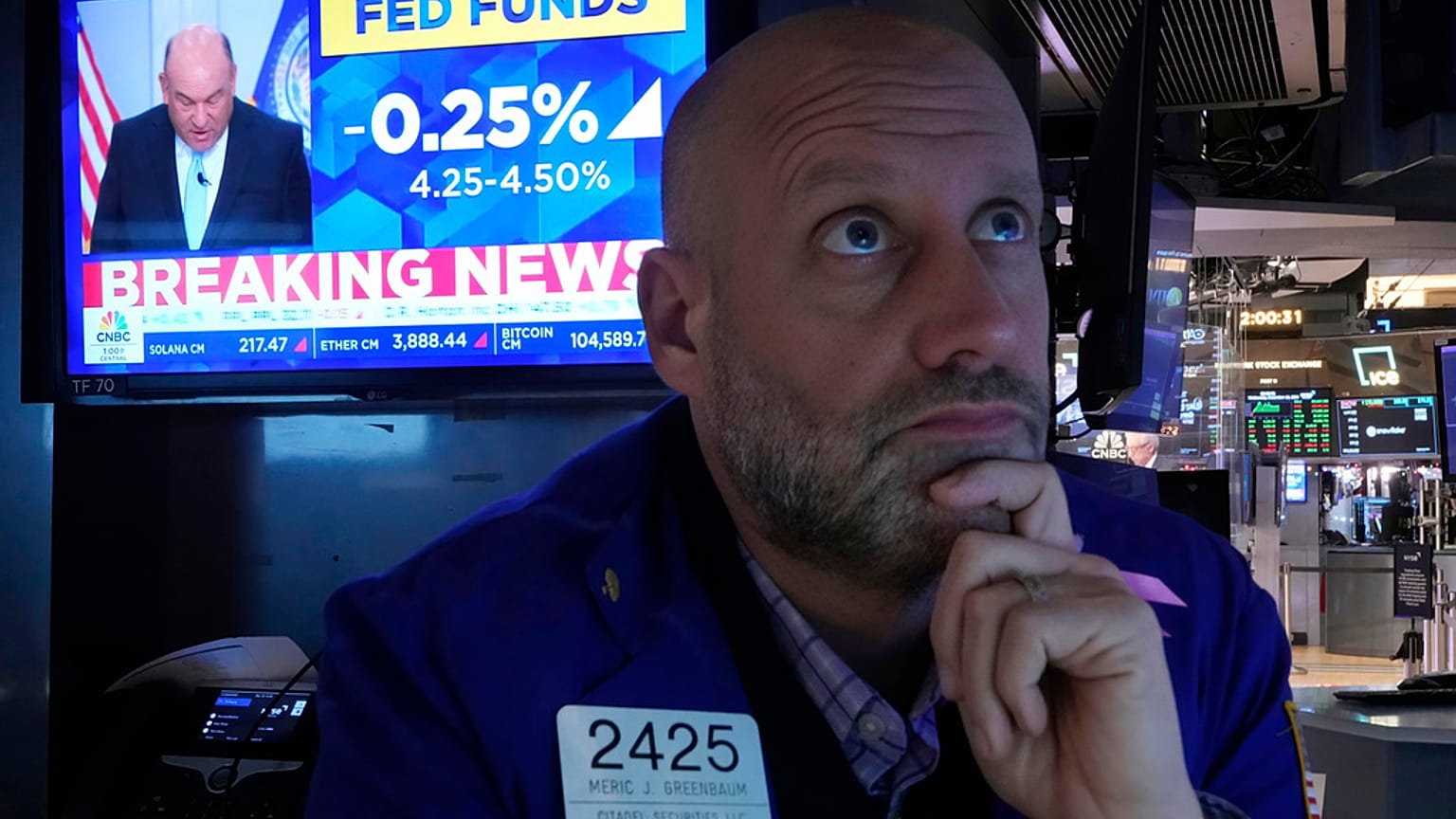  بورصة نيويورك للأوراق المالية أثناء الإعلان عن قرار سعر الفائدة من مجلس الاحتياطي الفيدرالي، الأربعاء، 18 ديسمبر/كانون الأول 2024.