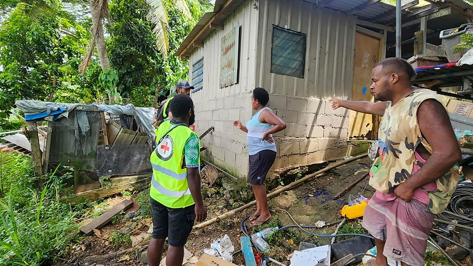 Situado en el Cinturón de Fuego del Pacífico, un cinturón de placas tectónicas y volcanes, Vanuatu se ve sacudido periódicamente por terremotos