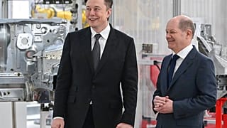 Ελον Μασκ και Ολαφ Σολτς το 2022