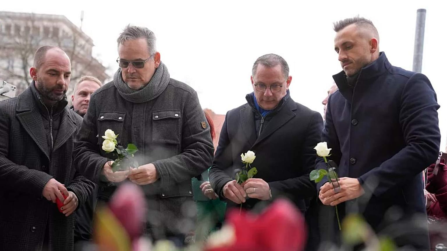 AfD liderleri ölenlerin anmasında.