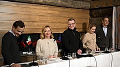 Des dirigeants du nord et du sud de l'Europe assistent à une conférence de presse lors du sommet Nord-Sud en Finlande.