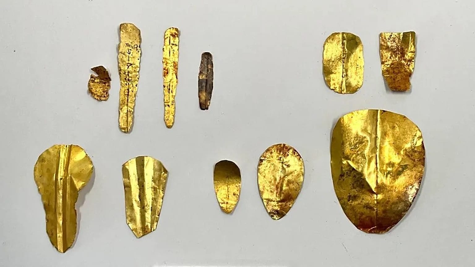 Mısır'daki Oxyrhynchus'ta bulunan yeni altın dillerden bazıları