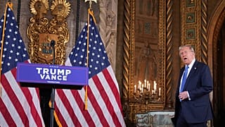 Donald Trump, Florida eyaletinde bulunan Mar-a-Lago malikanesinde düzenlenen basın konferansında, 16 Aralık 2024 