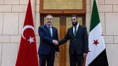 رجل دمشق القوي أحمد الشرع الجولاني سابقا يلتقى وزير الخارجية التركي هاكان فيدان في أول زيارة له إلى سوريا 