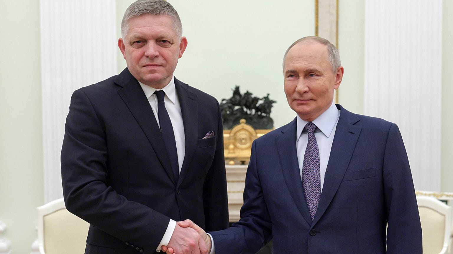 Премьер-министр Словакии Роберт Фицо и президент РФ Владимир Путин в Кремле. 22 декабря 2024 года