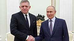 Премьер-министр Словакии Роберт Фицо и президент РФ Владимир Путин в Кремле. 22 декабря 2024 года