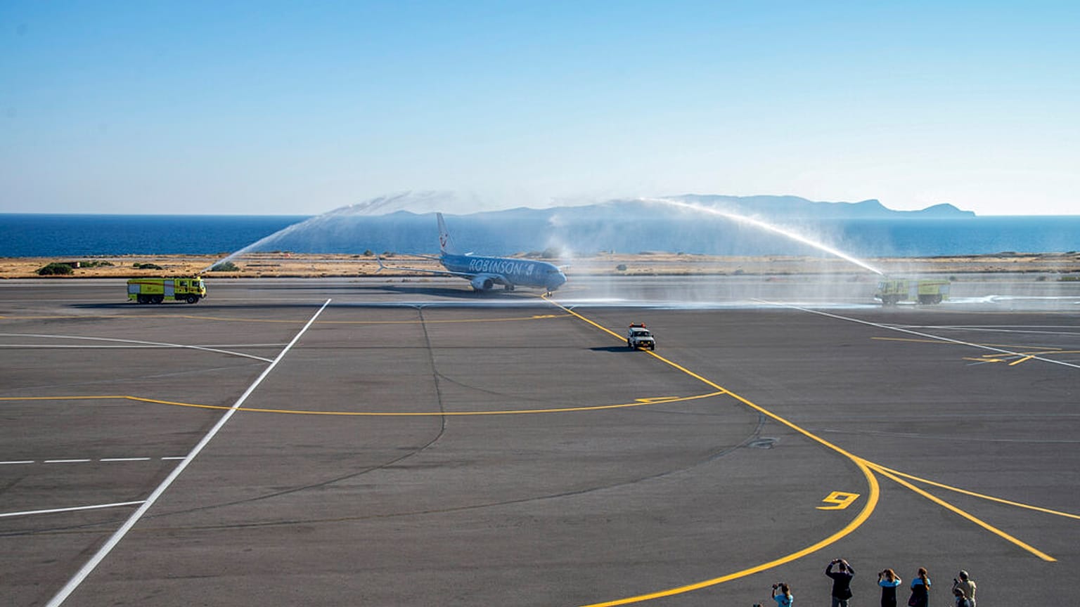 Girit Adası'nda, Robinson Airlines'a ait bir uçak, Heraklion Havalimanında, 1 Temmuz 2020