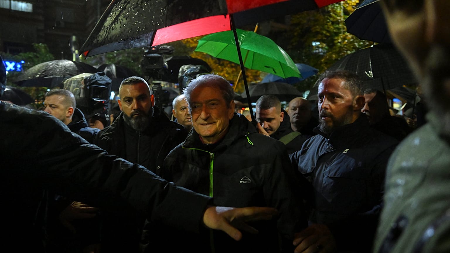 Ο Σαλί Μπερίσα στην διαδήλωση