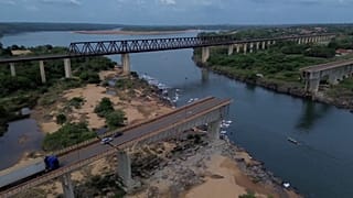 Derrumbe de un puente en Aguiarnopolis, Brasil